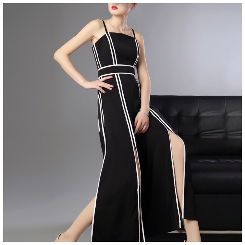 🆕 Black & White Flowing Gorgeous Jumpsuit - Picture 2 of 6